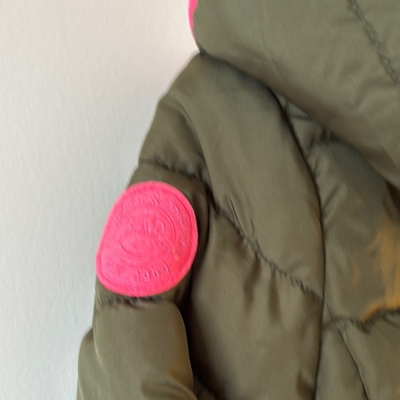 Kids' Green Puffer Jacket with Pink Trim - Picture 3 of 3